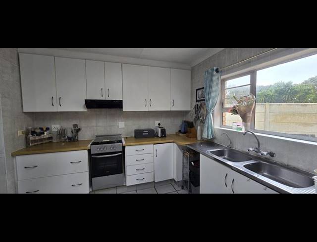 4 BEDROOM HOUSE FOR SALE IN KLEIN BRAK RIVIER